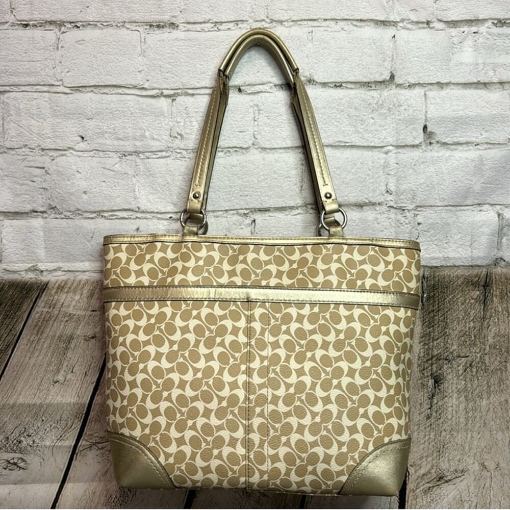 Coach Gold and Cream Shoulder Bag - Picture 3 of 12